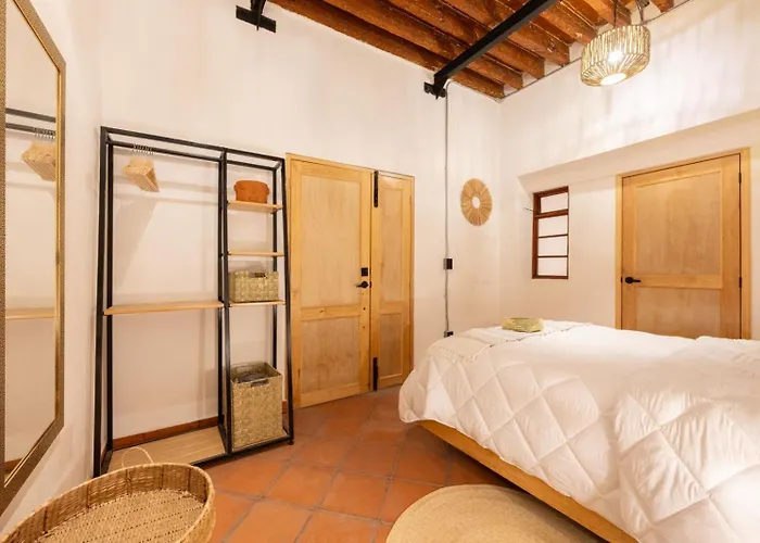 Dh1 Vip In Downtown, Location, Private Wc *