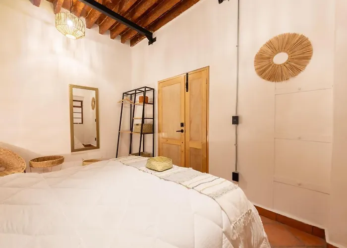 Dh1 Vip In Downtown, Location, Private Wc