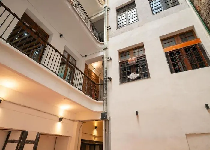 Dh1 Vip In Downtown, Location, Private Wc Apartment